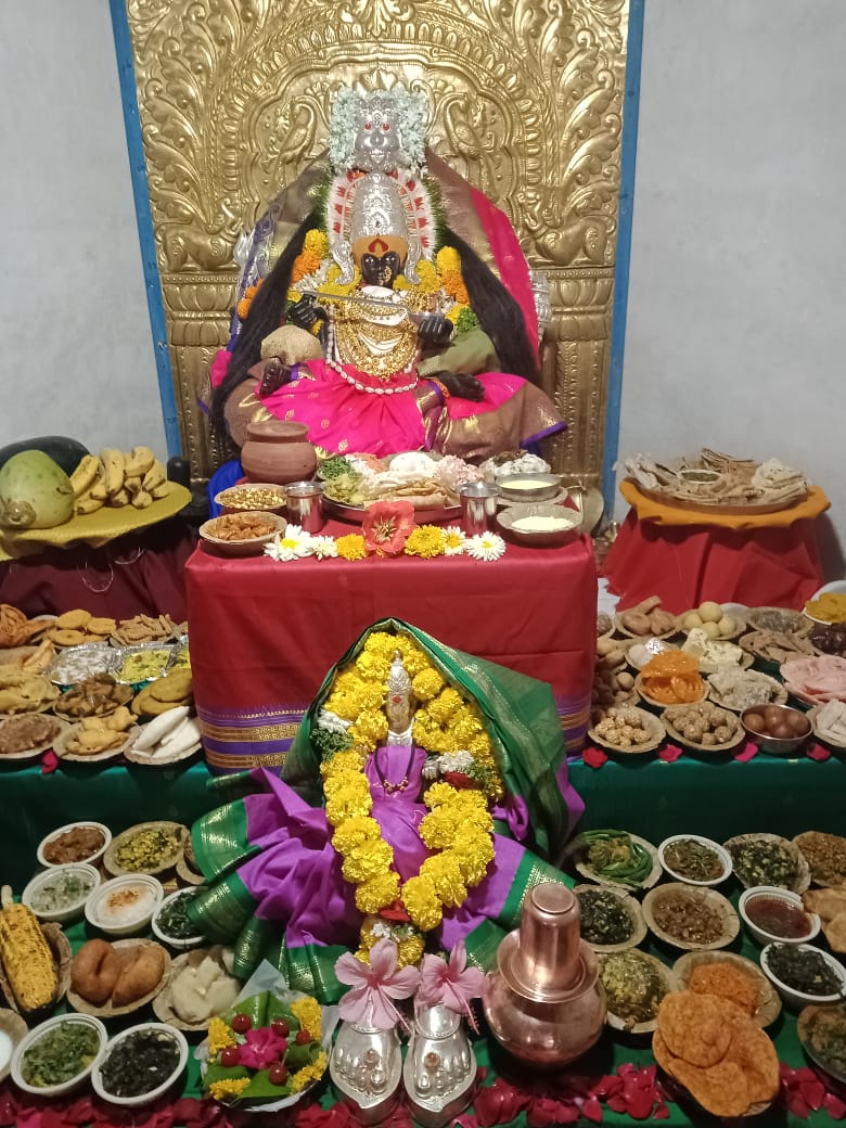 अन्नपुर्णातील  रूपातील पुजा